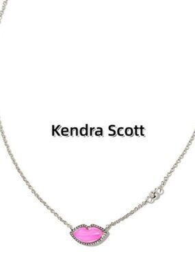 Lips Silver Pendant Necklace in Hot Pink Mother-of-Pearl